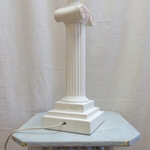 Très grande lampe, colonne grecque